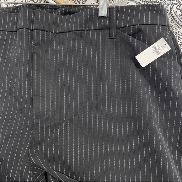 Old Navy Plus High-Waisted Pixie Skinny Ankle Pants, Pinstripe, Size 28R, NWT - Picture 7 of 7